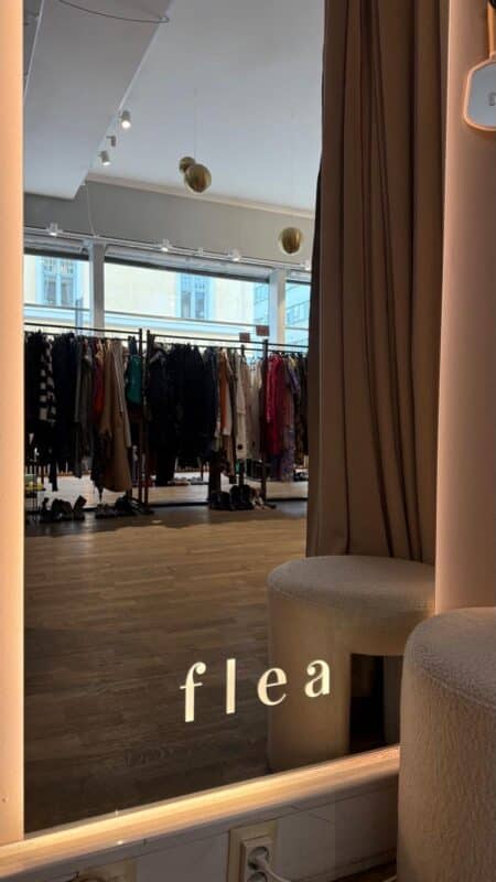 Flea_logopeili_75x210_3000K_6